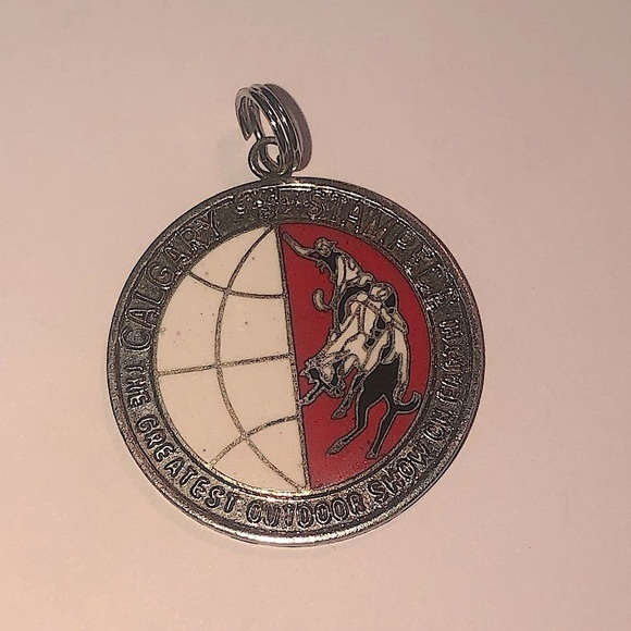 𝅺vtg Sterling Silver w Red & White Enamel Calgary Stampede Pendant / Charm 1” - Picture 1 of 3